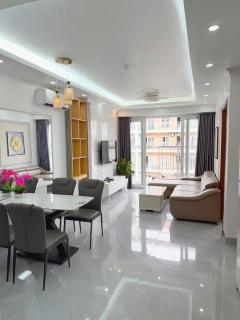 Ha Long Sea View Apartment - 2