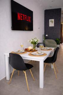 New Dark Forest Apartment! 3mn Walk to Beach, Private Balcony, Shared Rooftop, Free Parking & Remote Desk - 6