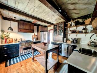 Elegant Luxury Cottage with Fire Pit Near Carrying Place Beach in Surry, Maine - 6