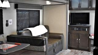 Modern Pet-Friendly RV Suite with Private Deck, Firepit & Full Kitchen near Williams, Arizona - 7