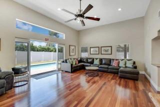 Spacious Coastal Vacation Home with Private Pool Near the Beach in Lauderdale-by-the-Sea, Florida - 9