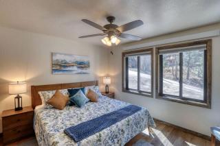 Luxury Black Hills Chalet with Hot Tub Near Mount Rushmore, Keystone SD - 7