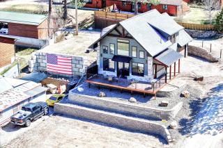 Luxury Black Hills Chalet with Hot Tub Near Mount Rushmore, Keystone SD - 2
