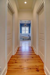 Luxurious Secluded Vineyard Estate with Private 32-Acre Vineyard & Fireplace Porch near Downtown Nashville, Georgia - 5