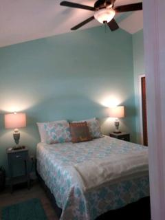 Beautiful Riverfront Bungalow for a Wonderful Family Getaway in Micco, Florida - 2