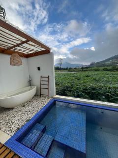 The Ridge Villas by Royal Cabin Dieng - 1