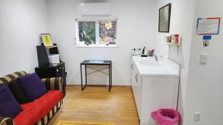 Private guest suite near the airport 1-4 guests - 6
