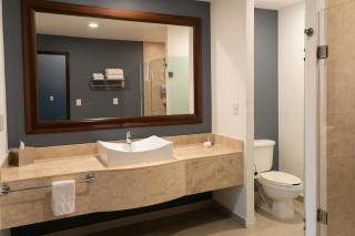 Courtyard by Marriott Guadalajara Andares - 1