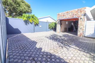 Delightful db story loft with airconditioning - 6