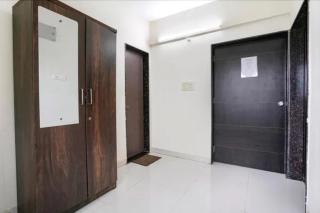 FabHotel Vardhan House II - 2