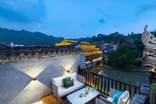 Phoenix River View Hotel-Free pick up service from Railway - 1