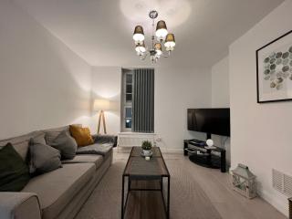 Shoreditch, London Stylish Two-Bedroom Apartment - 7