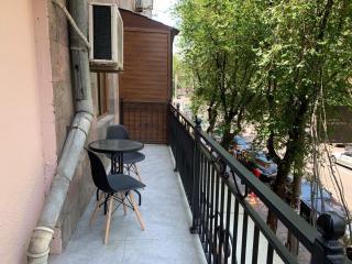 21Great apartment near Republic Square with a balcony - 1