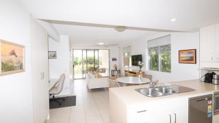 Drift North Beachfront Apartments - Private Apartments - 9