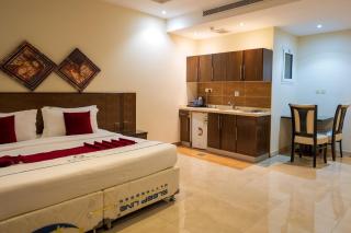 Golden New Hira Serviced Apartments - 4
