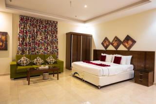 Golden New Hira Serviced Apartments - 8