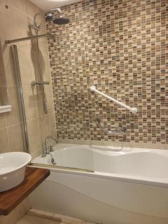 Luxury 2 Bed Lodge beside Castlemartyr Resort - 4