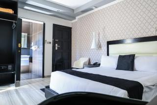 City Square Lodge - 2