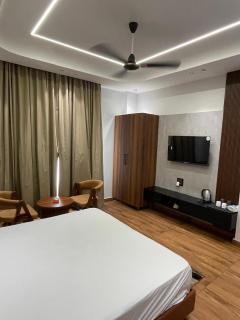 Purav Hotel - 8