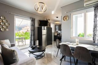 Kalamata Coastal Nest Modern Seaside Escape - 8