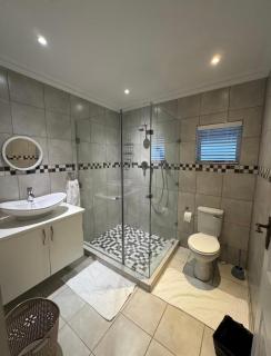 Sandton Luxury Suite 7 - 4