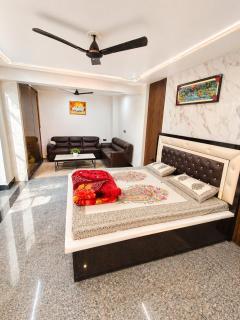 Sheoran Niwas Cozy Comfortable Stay - 0