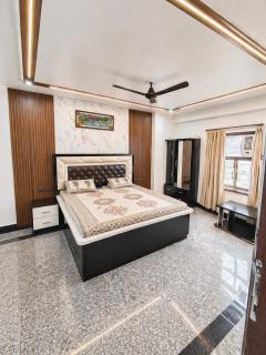 Sheoran Niwas Cozy Comfortable Stay - 8