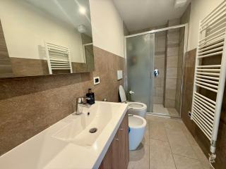 Sky and Lake Suite - 4