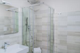 Le Suite - 4