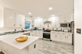 Modern stay near AAC, Lovefield & Highland Park - 6