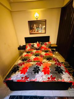 Modern 2-Bed W-lounge & 2 baths "DHA phase 6 KHI" - 9