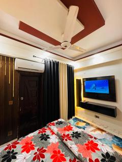 Modern 2-Bed W-lounge & 2 baths "DHA phase 6 KHI" - 7