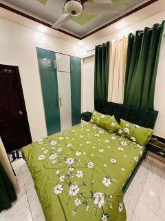 Modern 2-Bed W-lounge & 2 baths "DHA phase 6 KHI" - 3