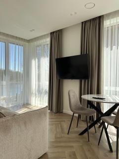 Modern Lake View Apartment Close to Old Town, City Center - 4