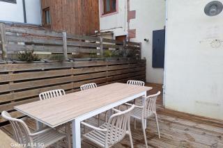 Spacious house with terrace near the lake - 3