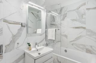 Emerald Downtown Luxury Suites by Continental Group - 3
