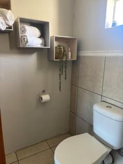 Silver Oaks Pet Friendly Cottage - 3