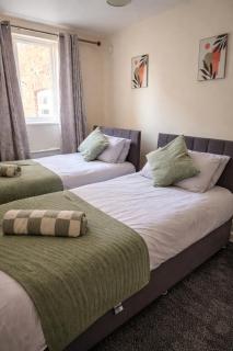 Cosy 1BR Garden Escape with WiFi - 3