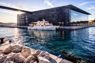 Yacht d'exception entièrement privatisé au Vieux-Port de Marseille - 0