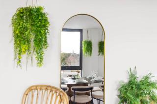 York 3BR Penthouse, Free Secure Parking, Luxury - 2