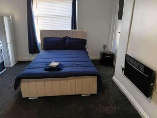 Studio Sleeps 2 with Parking - 6