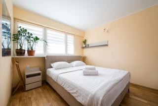 Las Bielański Lavish Apartment by BookingHost - 9