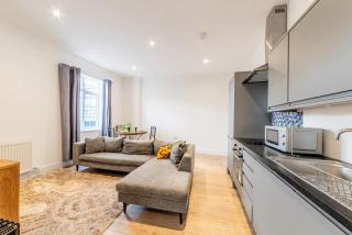 Spacious Family Friendly Studio Near City Centre - 8