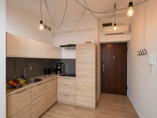 Skylight Loft in City Center with AC - 1