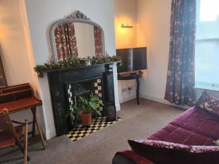 The little Bove In the centre of Glastonbury - 2