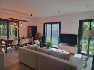 Elegant Family Home in Cabrils - 0