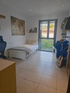 Elegant Family Home in Cabrils - 7