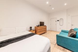 Stylish Modern City Center Flat - 5