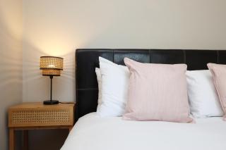 Spacious 4 Bedroom Home In Heart Of Bridgend - By EKLIVING PARTNERS Short Lets & Serviced Accommodation - 4