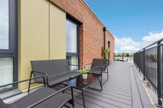 York 3BR Penthouse, Free Secure Parking, Luxury - 7